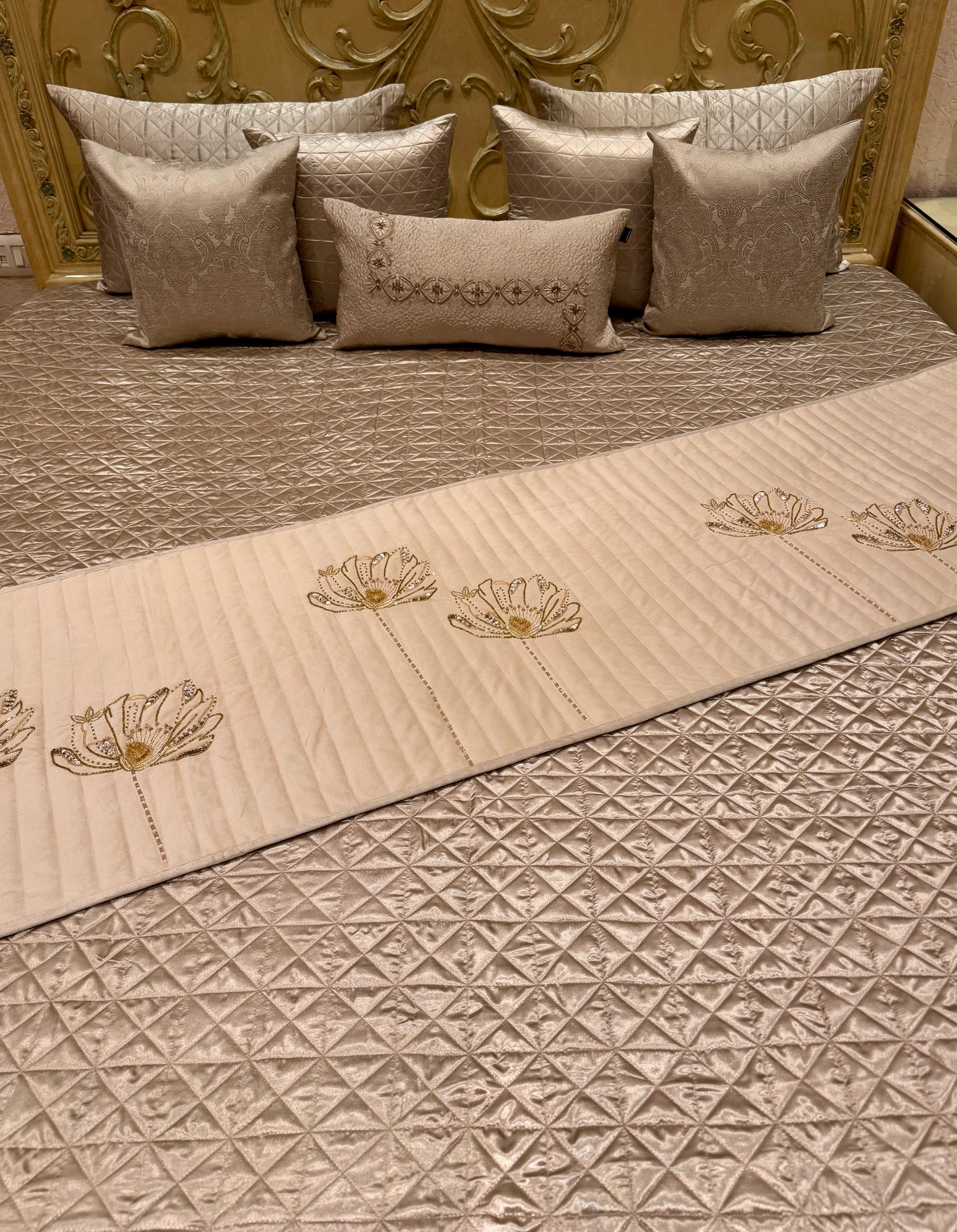 THE CHAMPAGNE LACE BEDDING SET