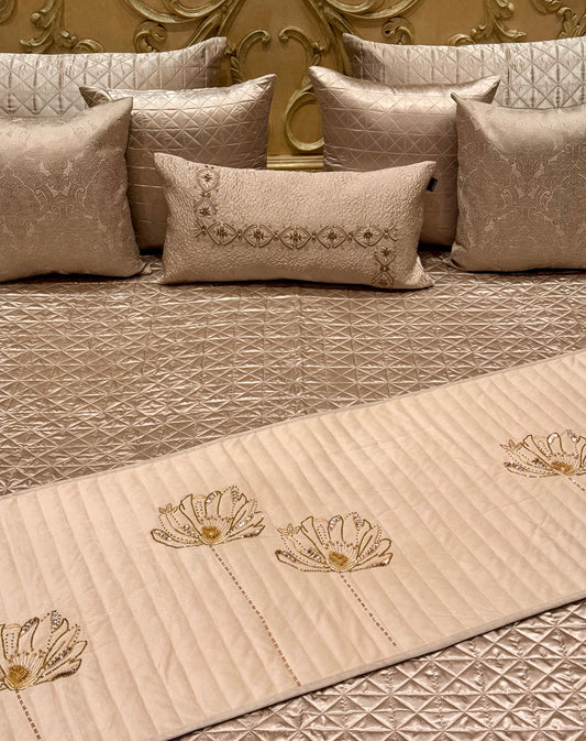 THE CHAMPAGNE LACE BEDDING SET