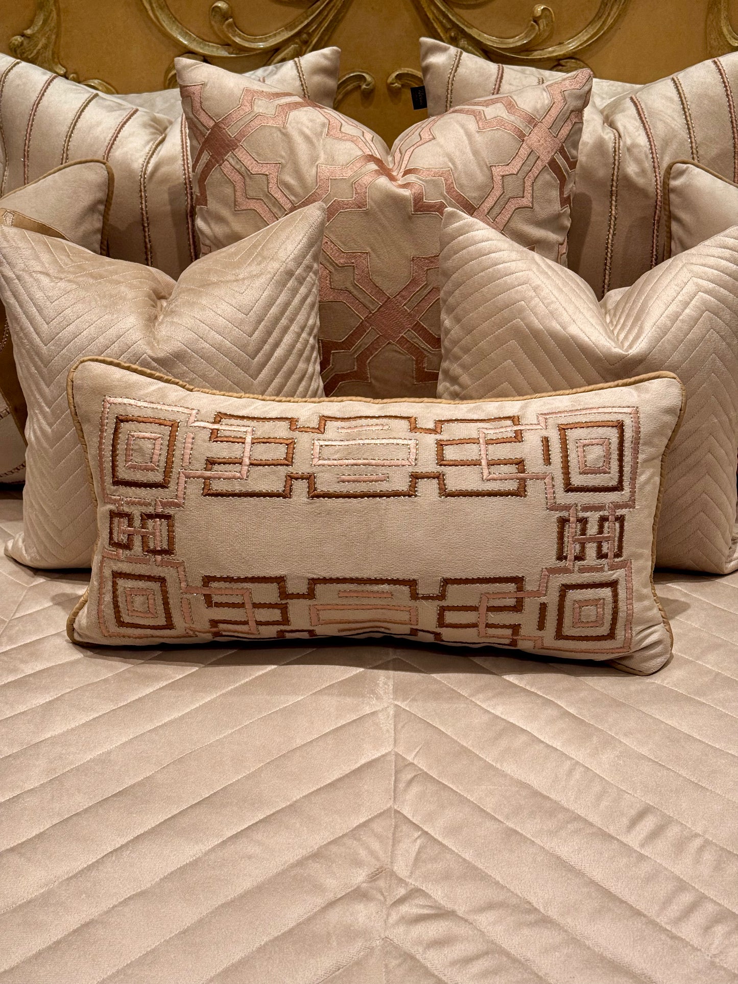 THE OYSTER EQUESTRIAN BEDDING SET