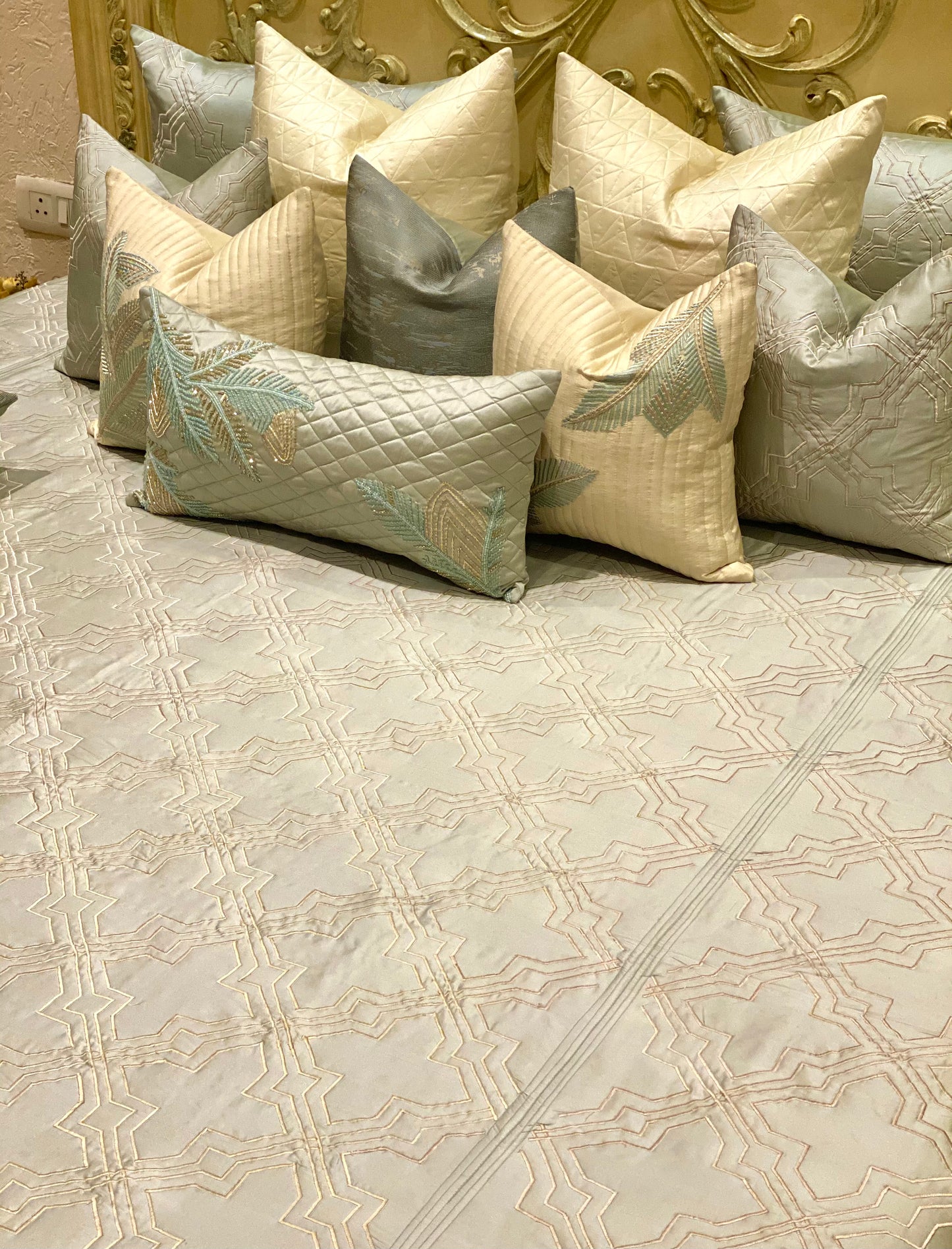 THE PINE BEDDING SET