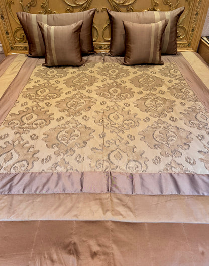 THE BROWN DANDELION BEDDING SET