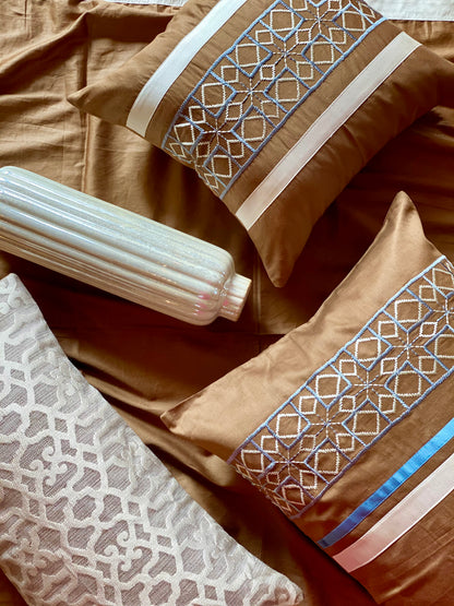 THE BROWN SPLENDOUR BEDSHEET SET