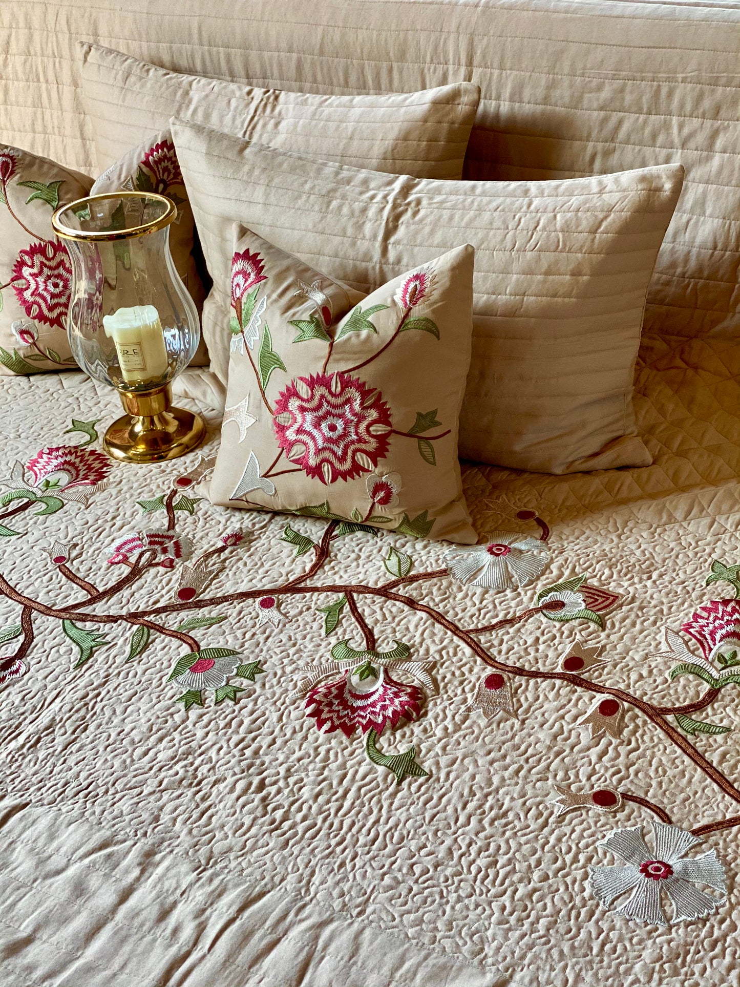 BEIGE HIBISCUS BEDDING SET