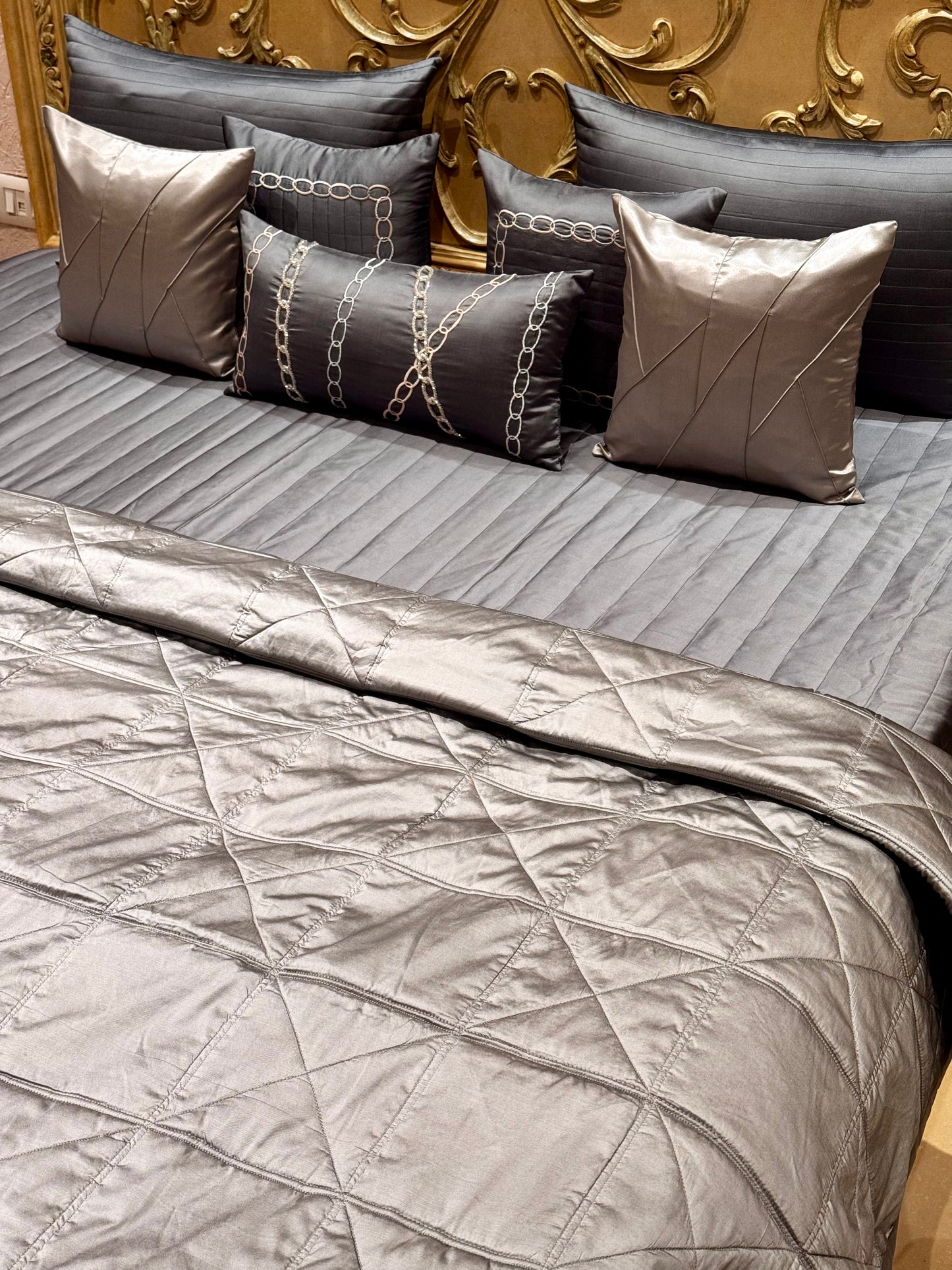 THE GREY SEPHORA QUILT SET