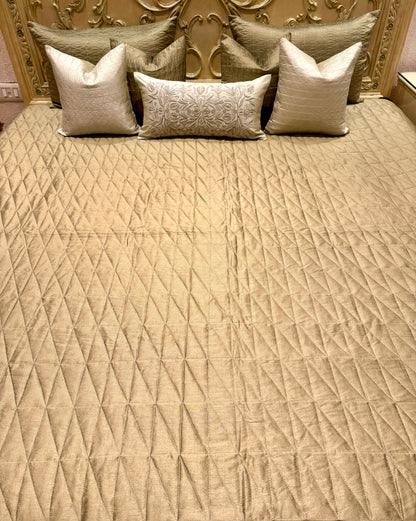 The Gold Paragon Bedding Set