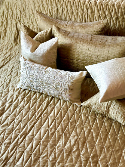 The Gold Paragon Bedding Set