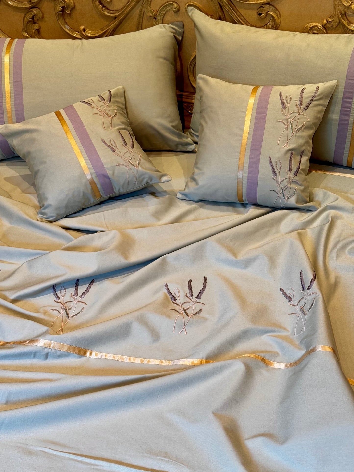 THE GREEN LAVENDER BEDSHEET