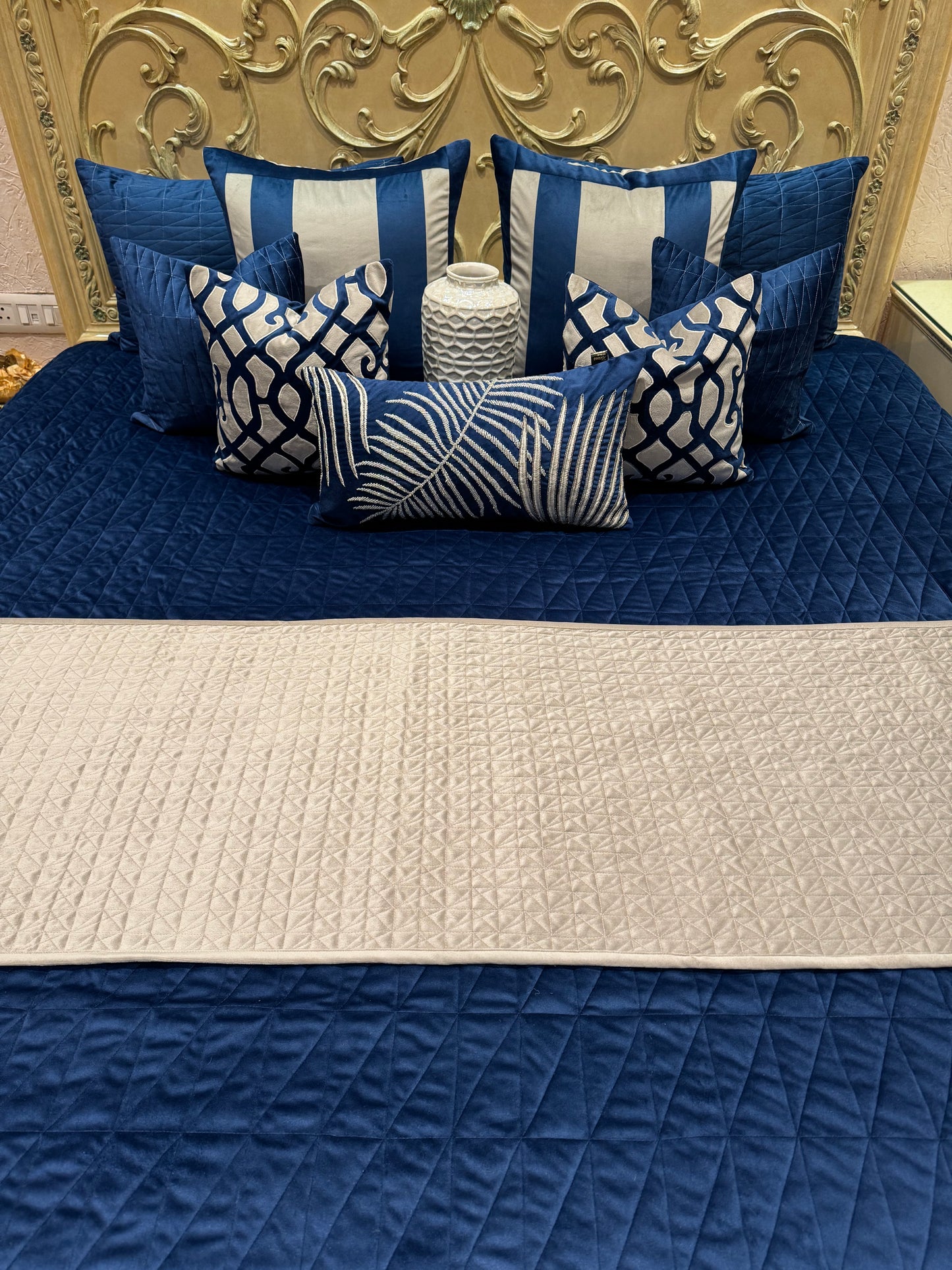 THE BLUE PALM LEAF BEDDING SET