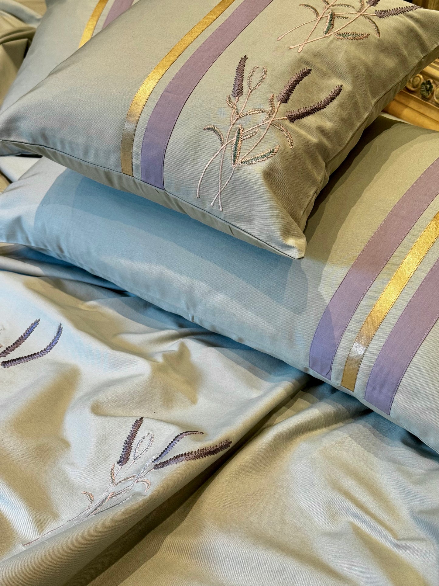 THE GREEN LAVENDER BEDSHEET