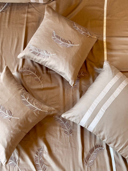 THE BEIGE FEATHER BEDSHEET