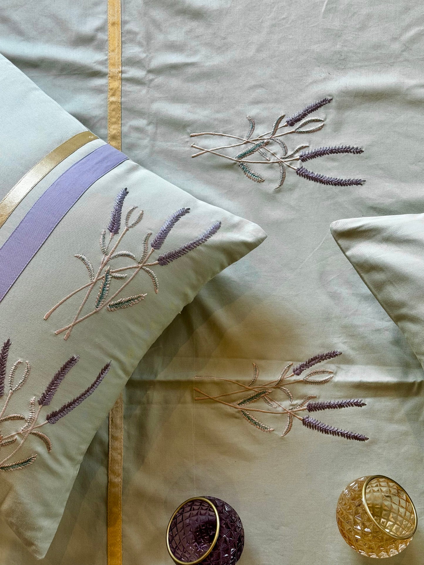 THE GREEN LAVENDER BEDSHEET