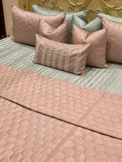 THE BLUSH PINK HONEYCOMB QUILT SET