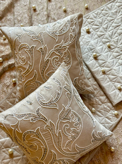 THE CARVING CUSHION COVER