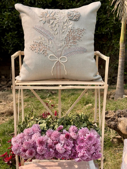 THE BOUQUET CUSHION