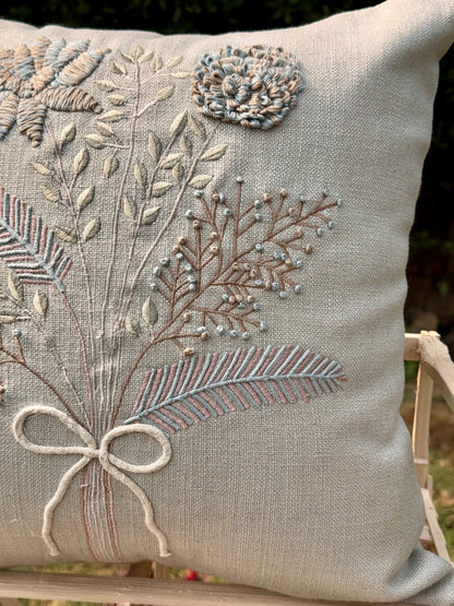 THE BOUQUET CUSHION