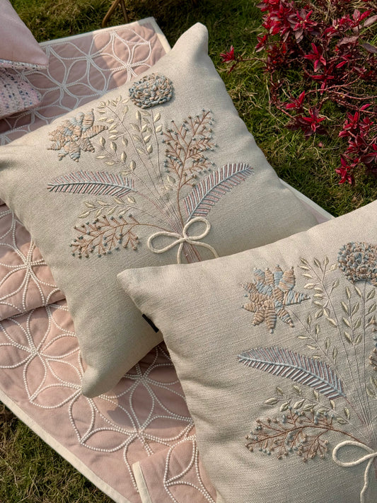 THE BOUQUET CUSHION