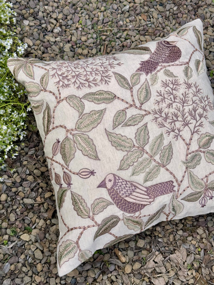 THE BEIGE PARADISE CUSHION