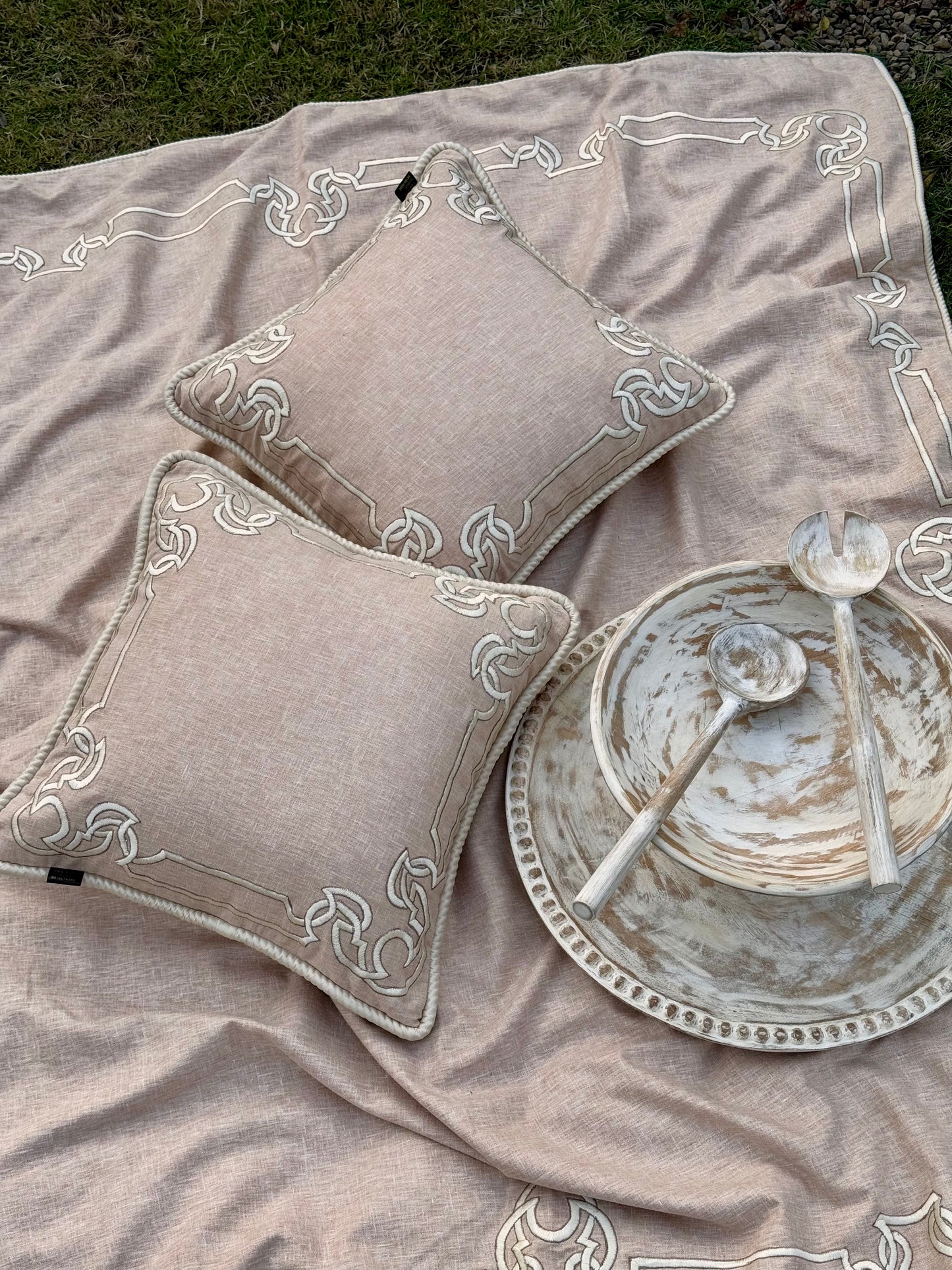 THE BLUSH RITZY THROW