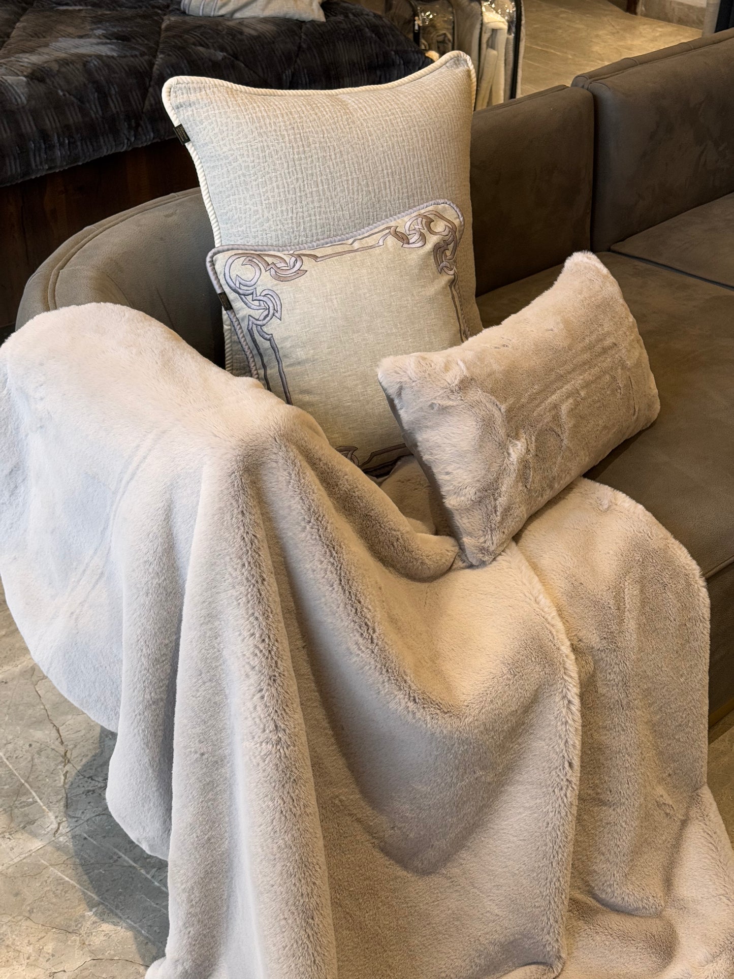 THE WASHED GREY FUR THROW