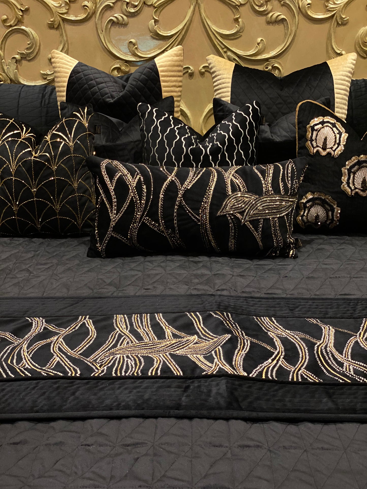 THE MAZE BEDDING SET