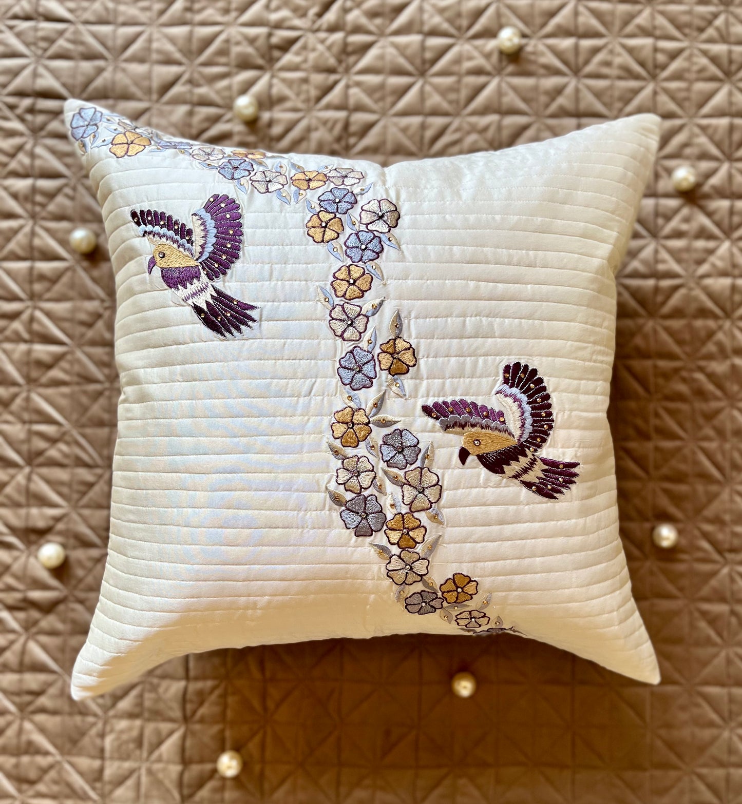 THE HUMMING BIRD CUSHION COVER