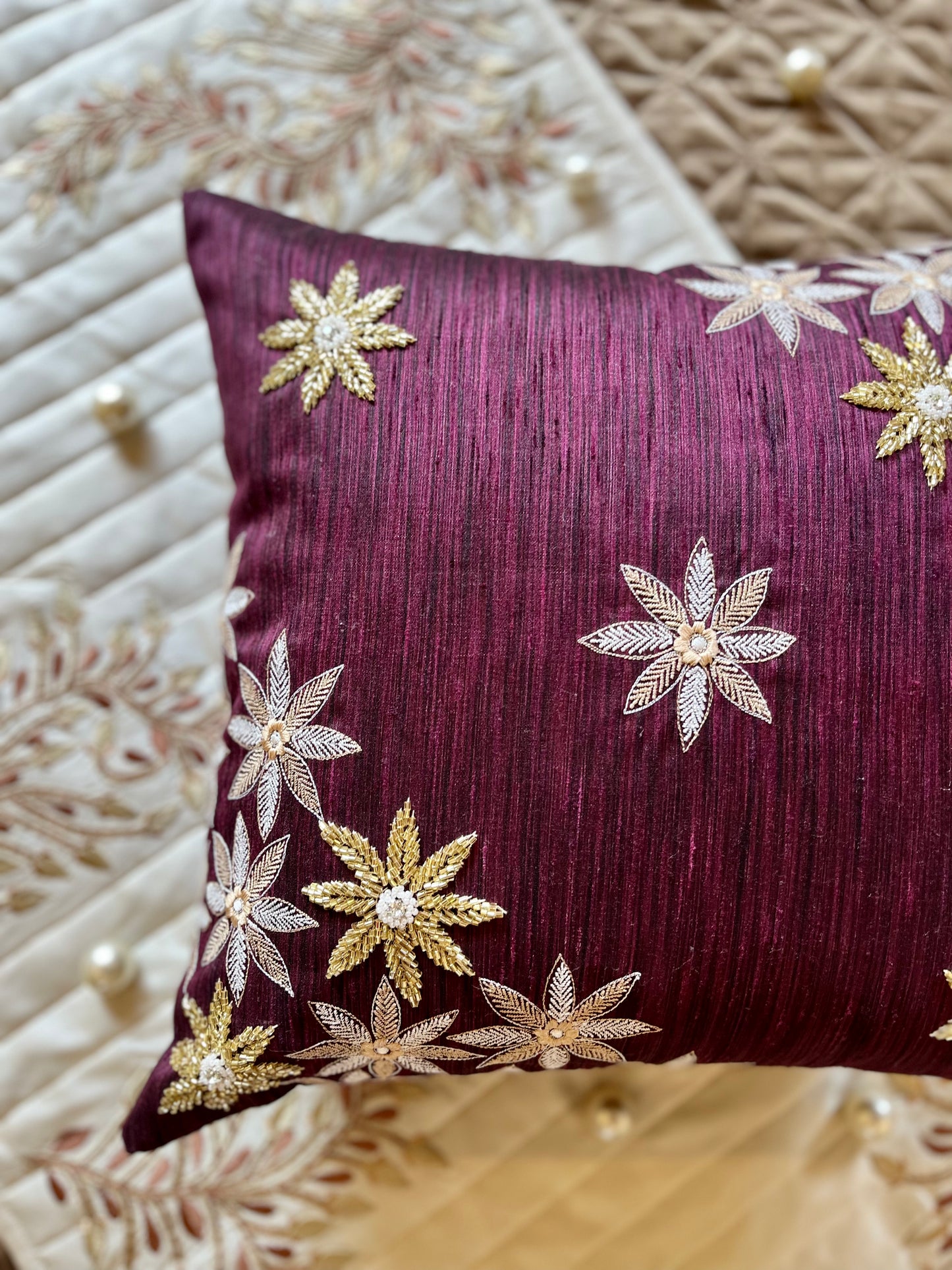 THE WINE FLORAL CUSHION COVER