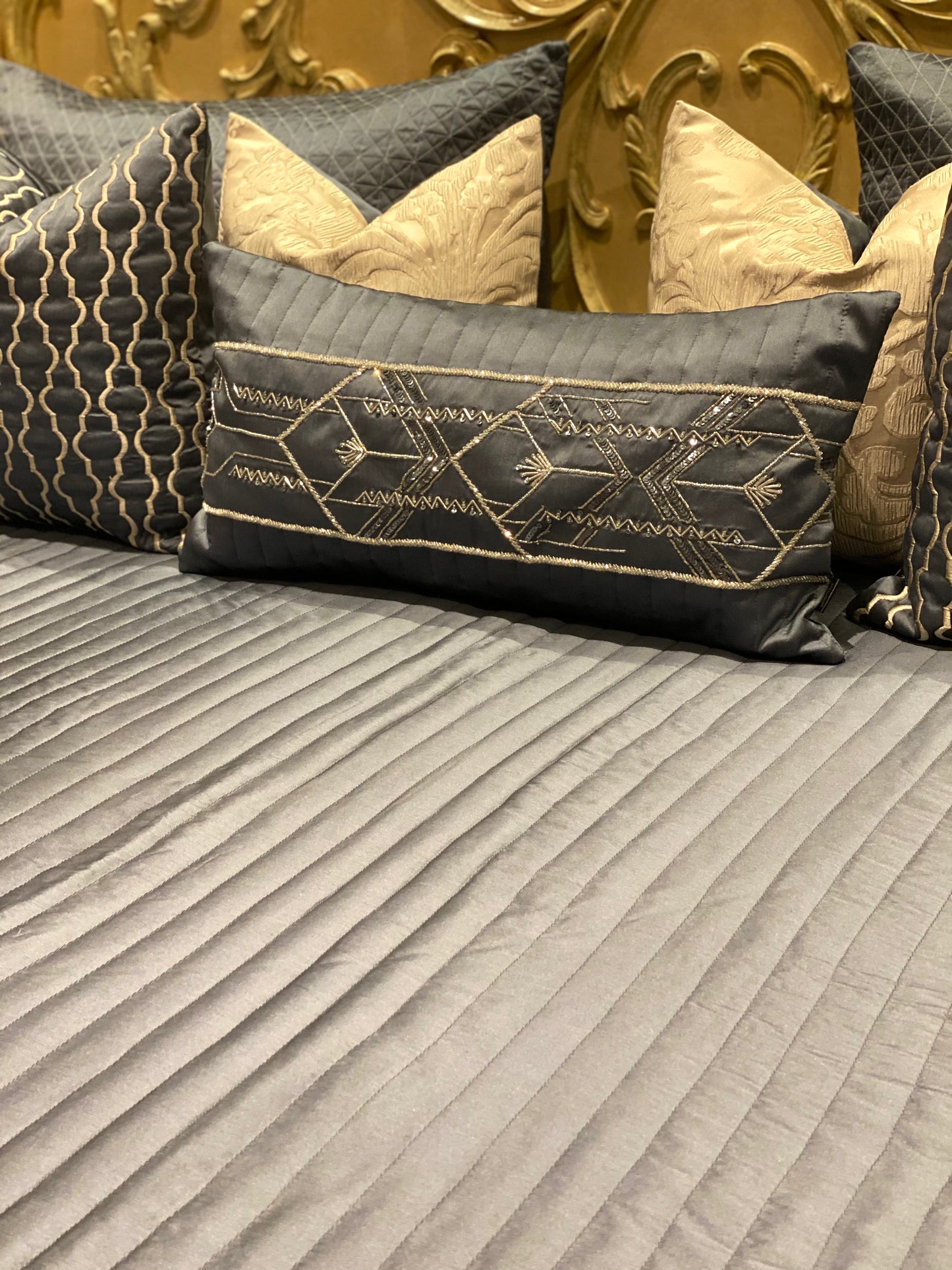 THE GREY SYMPHONY BEDDING SET