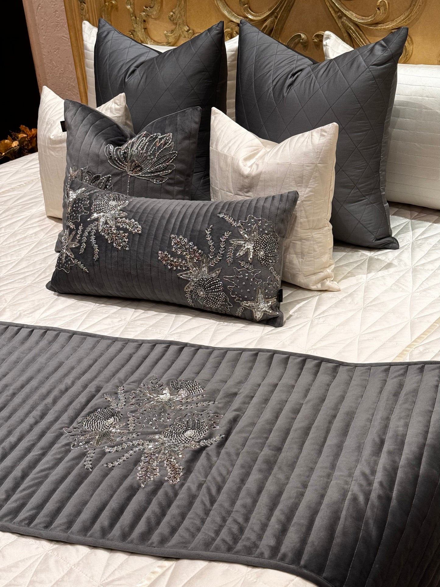 THE GREY SEA REEF BEDDING SET