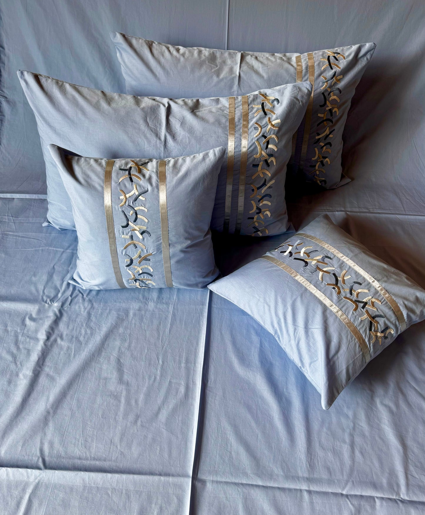 THE BLUE ICE BEDSHEET