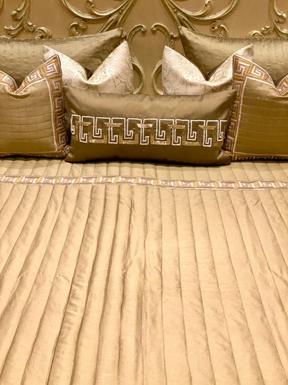 THE GOLD GREEK BEDDING SET