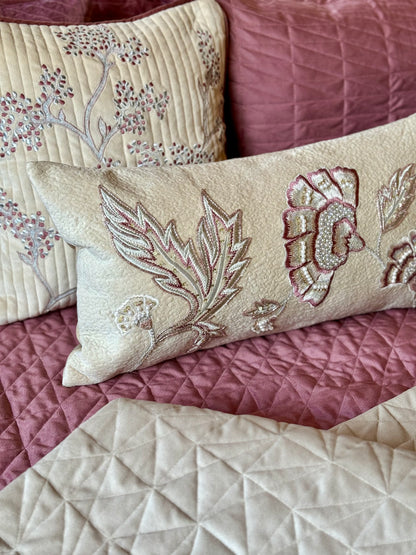 THE PINK CARNATION QUILT SET