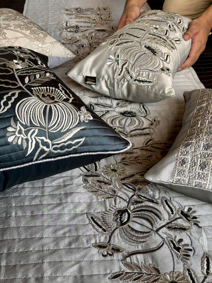 THE GREY ORCHID BEDDING SET