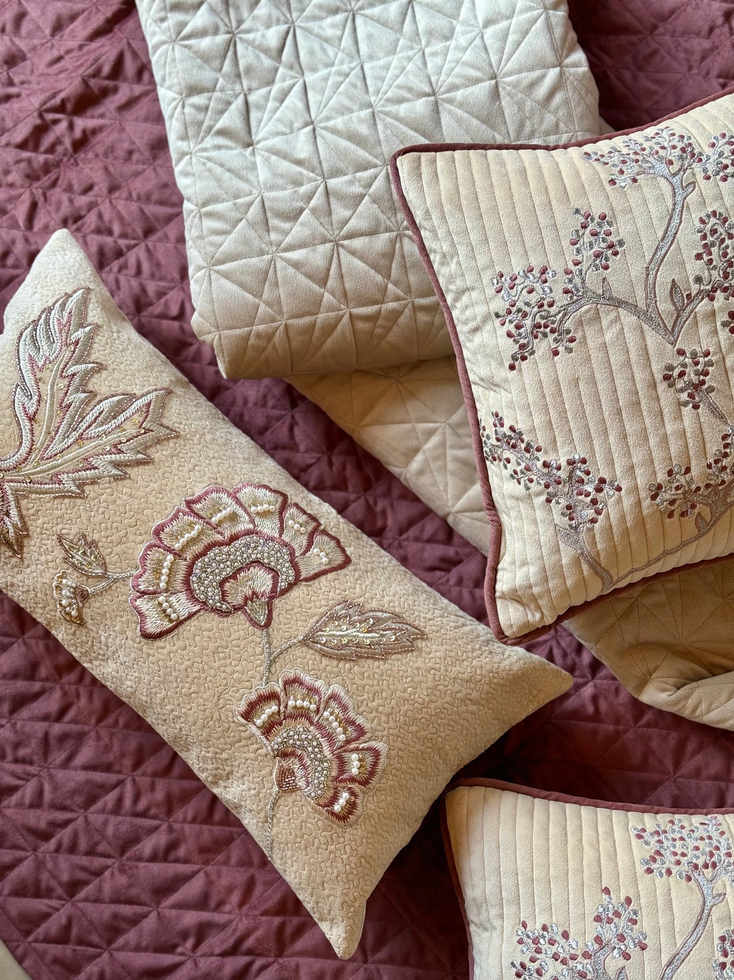 THE PINK CARNATION QUILT SET