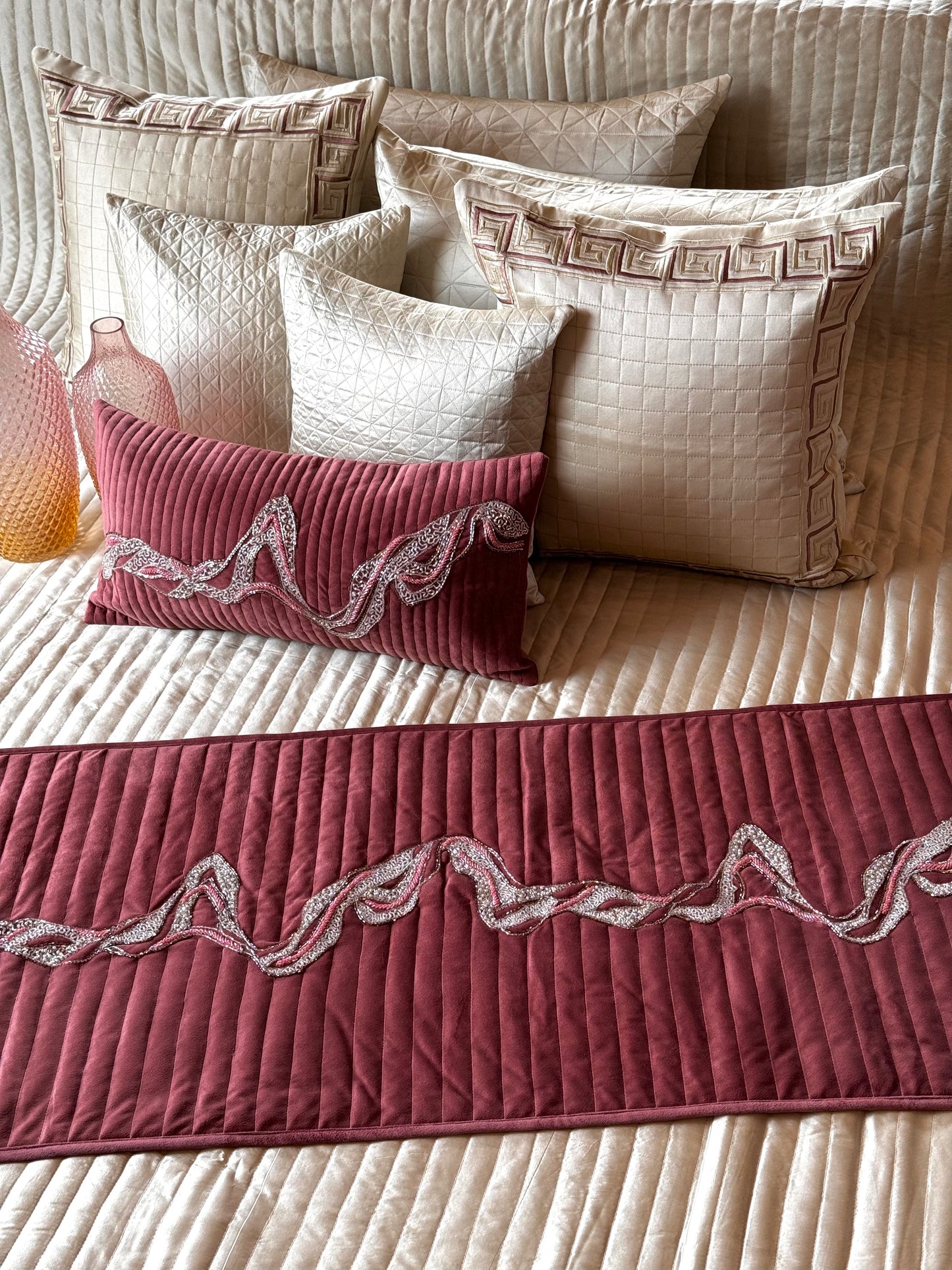 THE PINK MOLTEN BEDDING SET