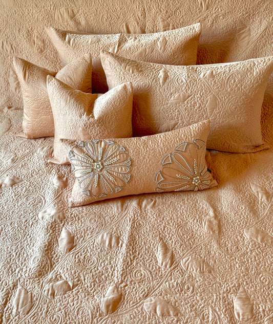 THE CORAL BLOSSOM BEDDING SET