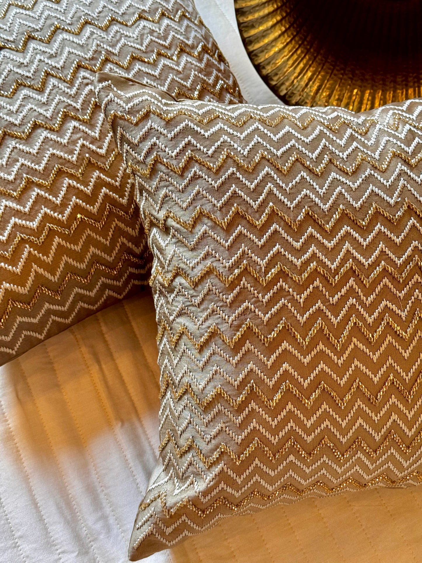 THE GOLD SERPENTI CUSHION COVER