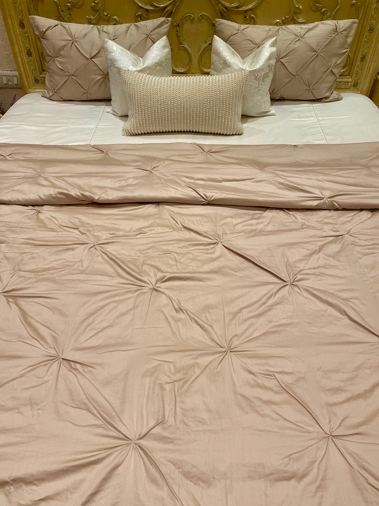 The Beige Pleat Quilt Set