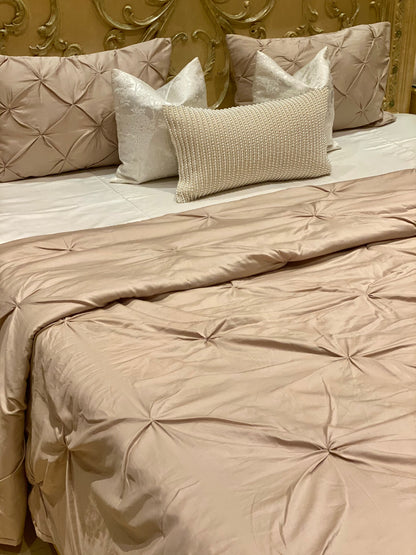 The Beige Pleat Quilt Set