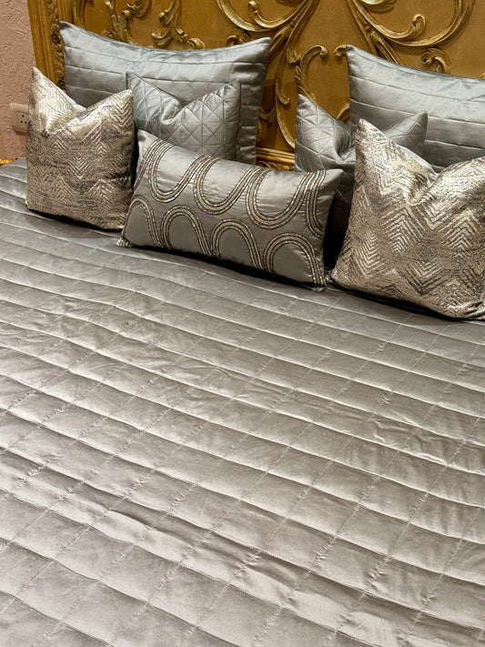 THE SILVER OCEANA BEDDING SET