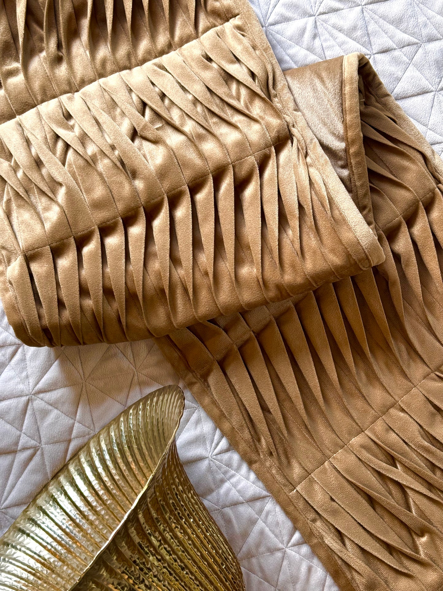 THE GOLD PLEATED BED RUNNER