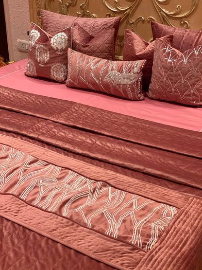 THE PINK MAZE BEDDING SET