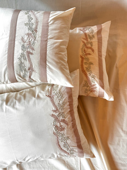 THE BEIGE BRANCHES BEDSHEET