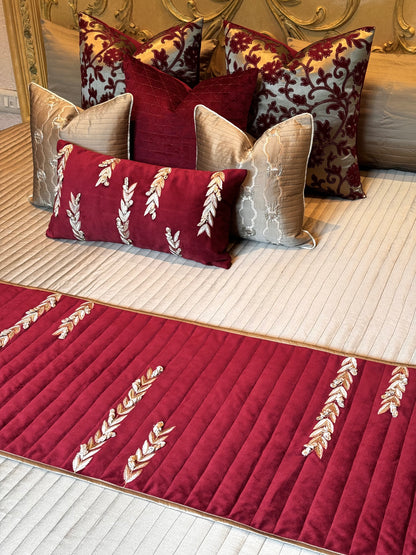 THE MAROON SPECTRA BEDDING SET