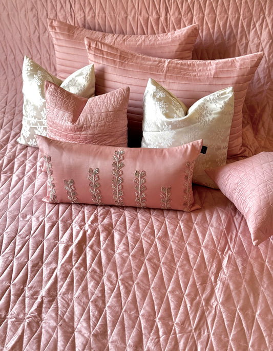 THE BLUSH CLOUD BEDDING SET