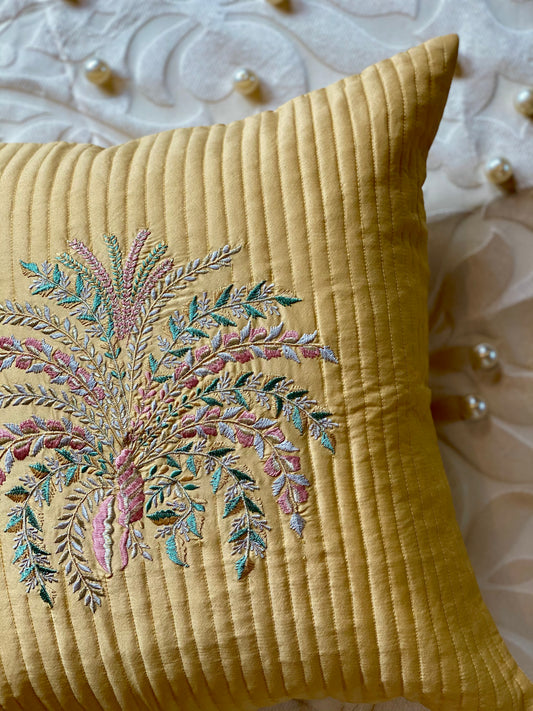 THE GOLD MAGNOLIA CUSHION COVER