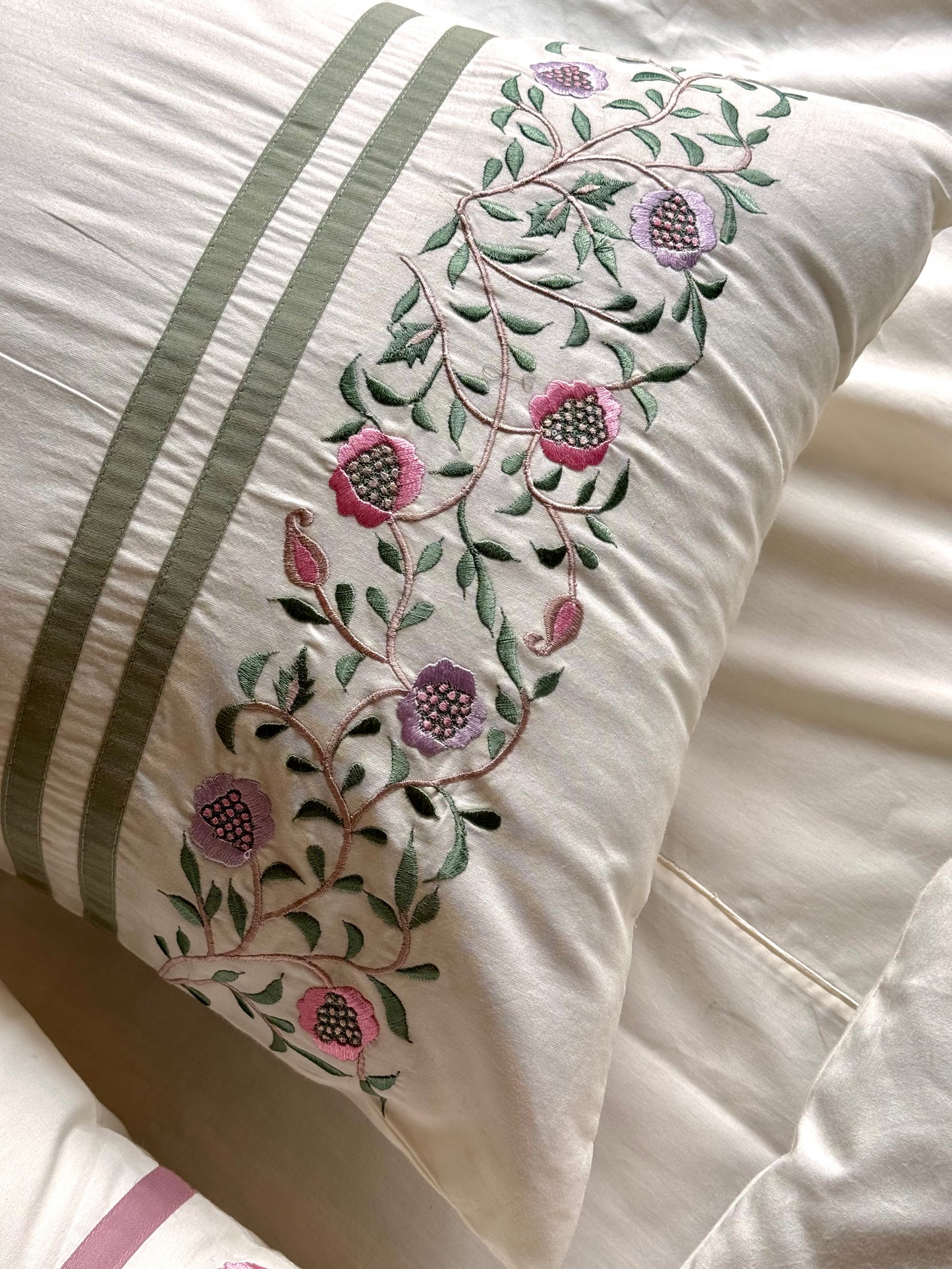 THE PAPER FLOWERS BEDSHEET