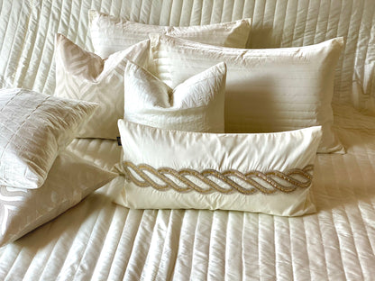 THE PEARL DREAMS BEDDING SET