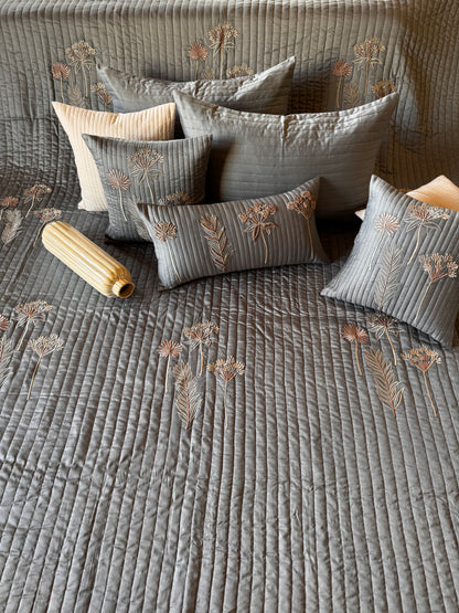 THE GREY SHRUB BEDDING SET