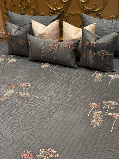 THE GREY SHRUB BEDDING SET