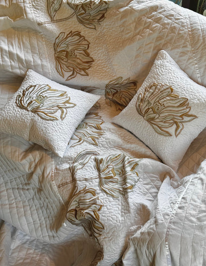 THE JULIET BEDDING SET